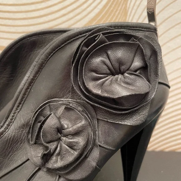 Vince Camuto | Floral Accent Peep Toe Heels - Picture 5 of 7